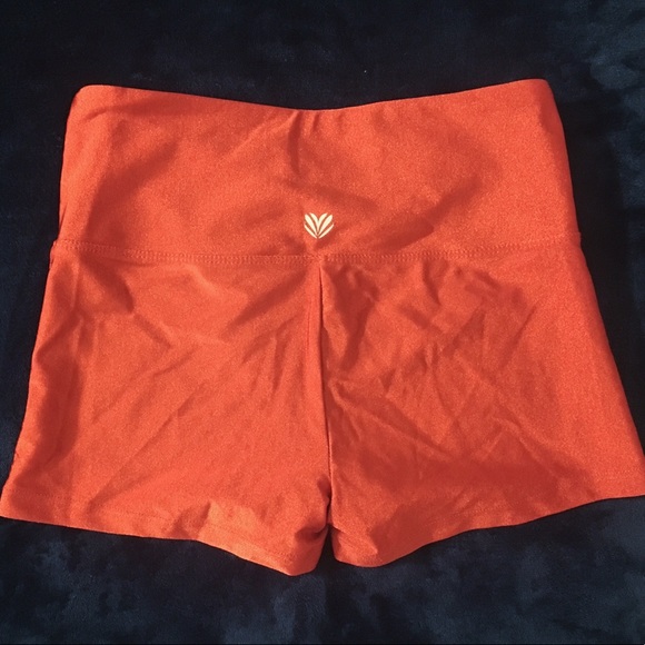 🦖 Forever 21 active shorts - Picture 4 of 6